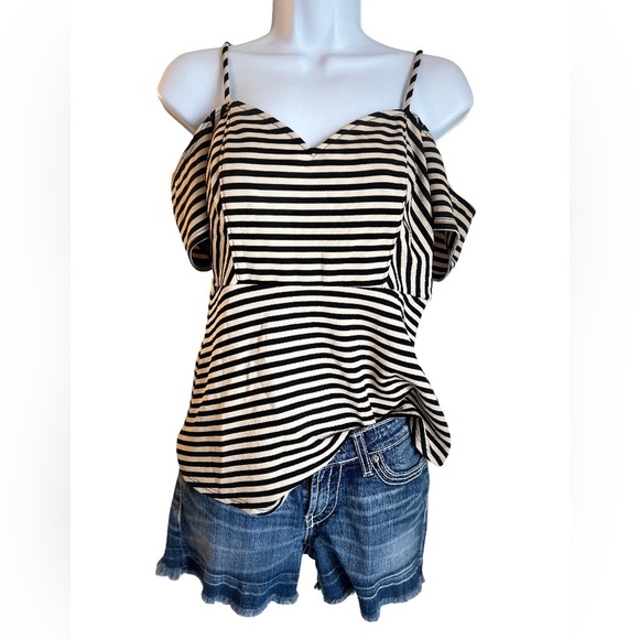 DAYTRIP OFF SHOULDER SWEETHEART NECKLINE STRIPPED BLOUSE - Picture 1 of 5
